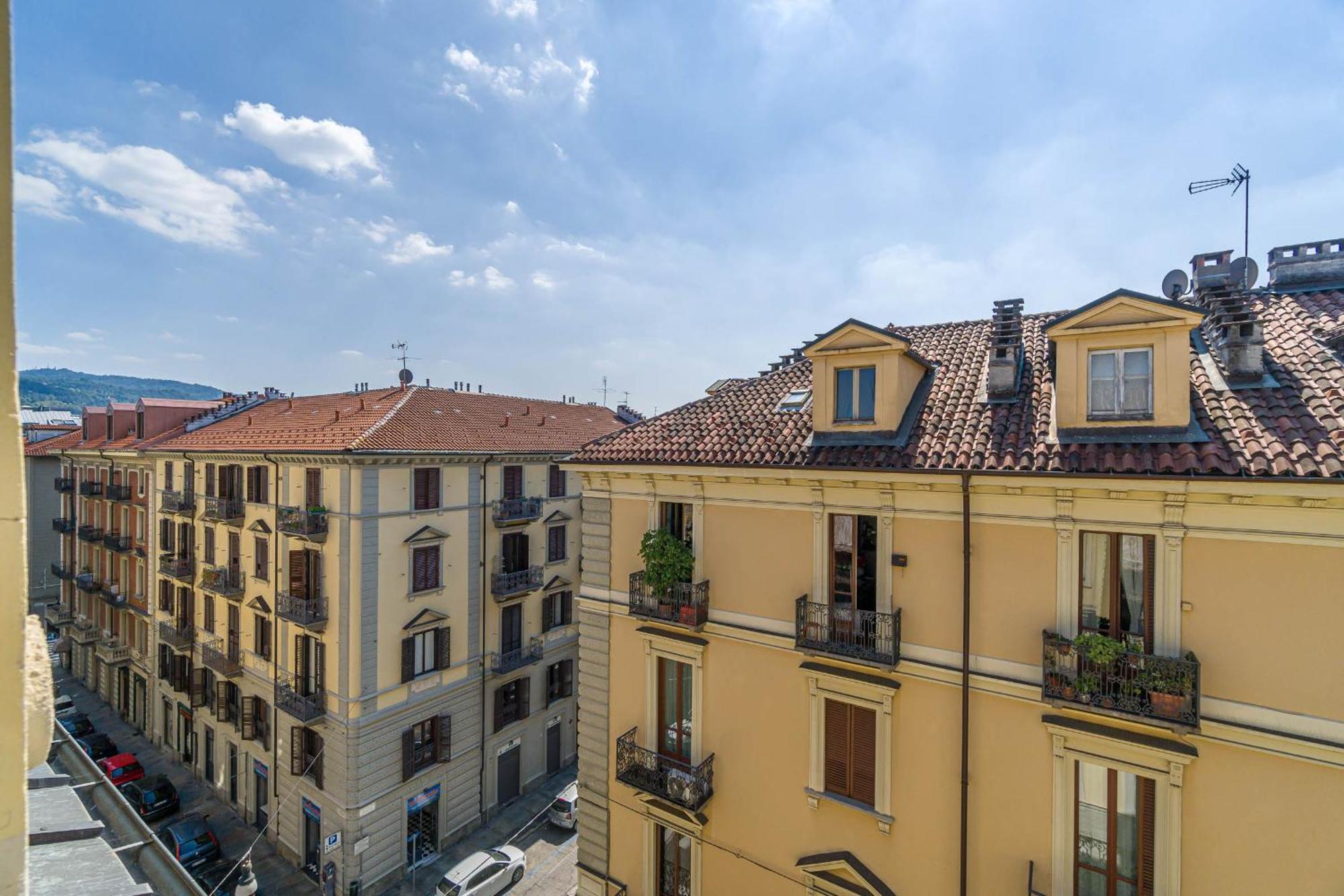 Апартаменти Casa Valeggio Attic Apt Few Steps From Porta Nuova Турин Екстер'єр фото