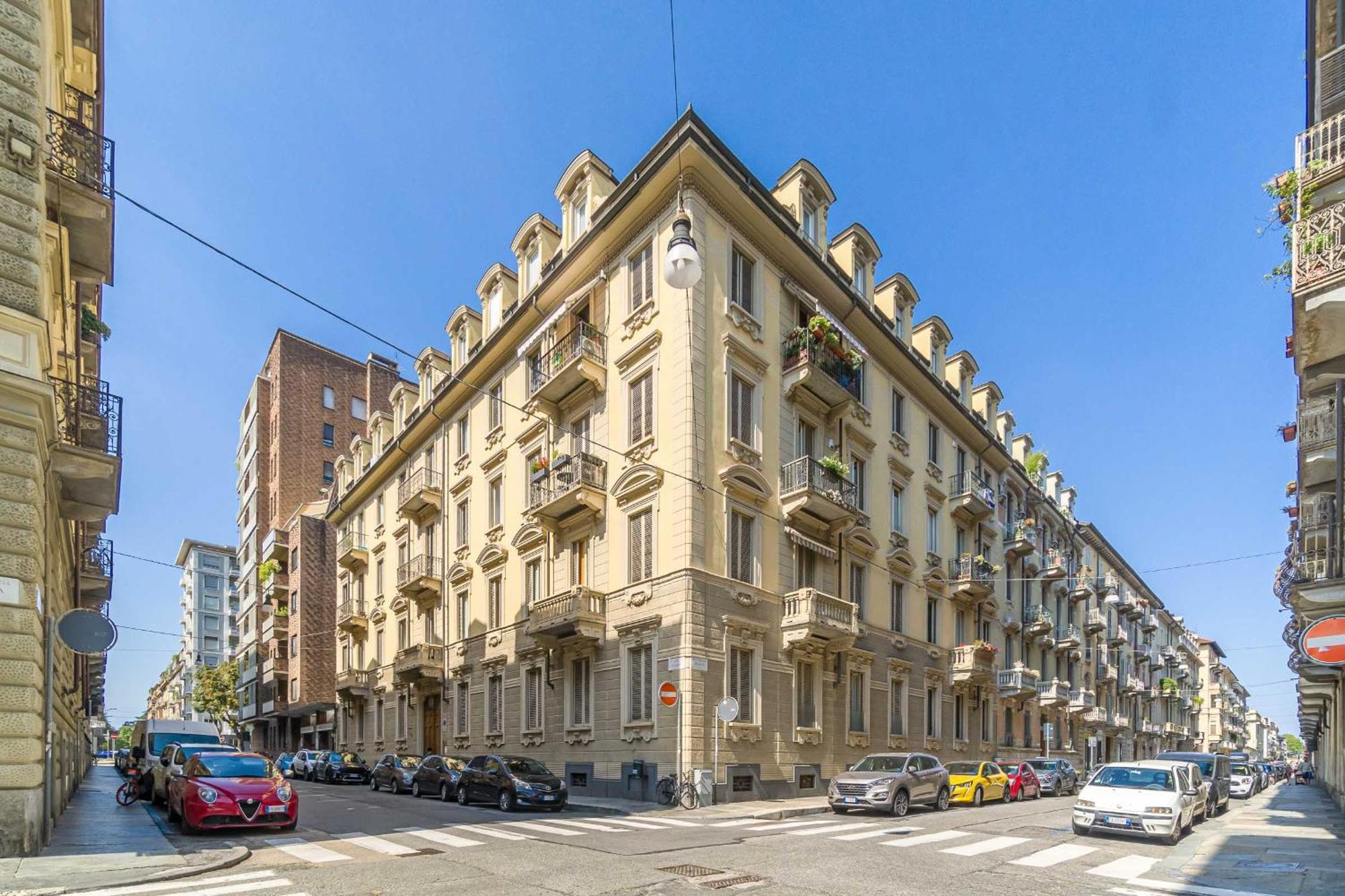 Апартаменти Casa Valeggio Attic Apt Few Steps From Porta Nuova Турин Екстер'єр фото